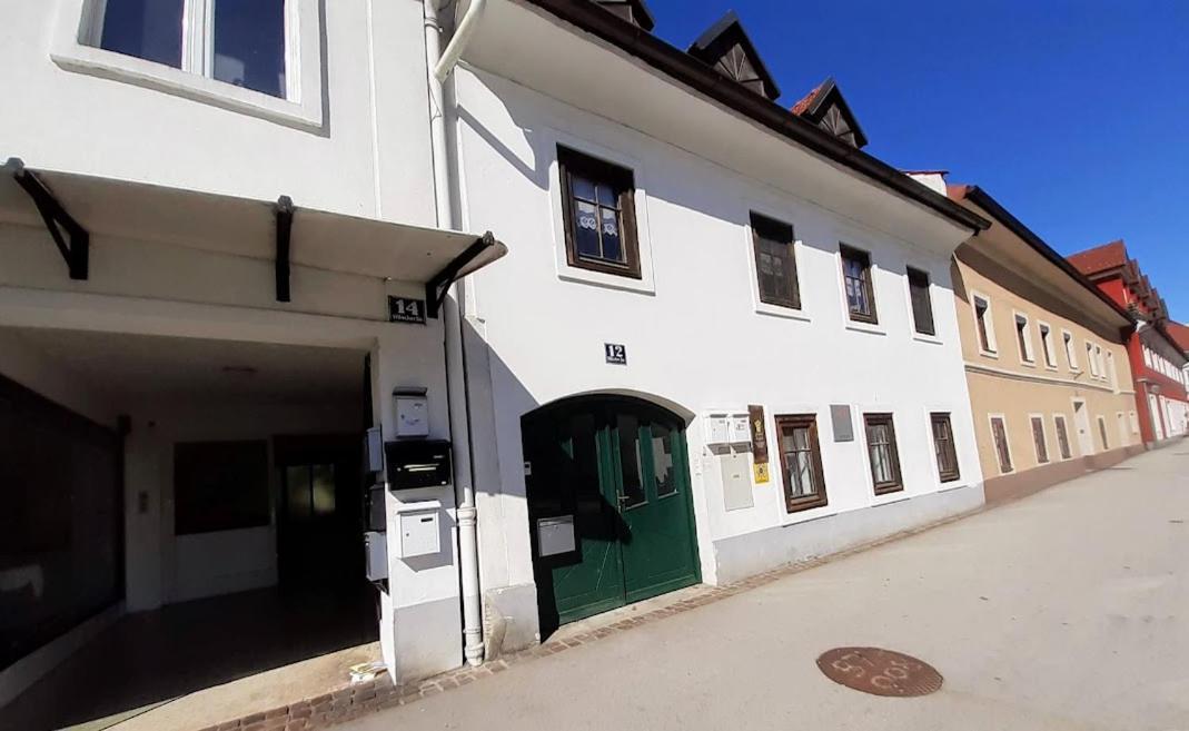Lounge-Style-Hostel Sankt Veit an der Glan Exterior foto